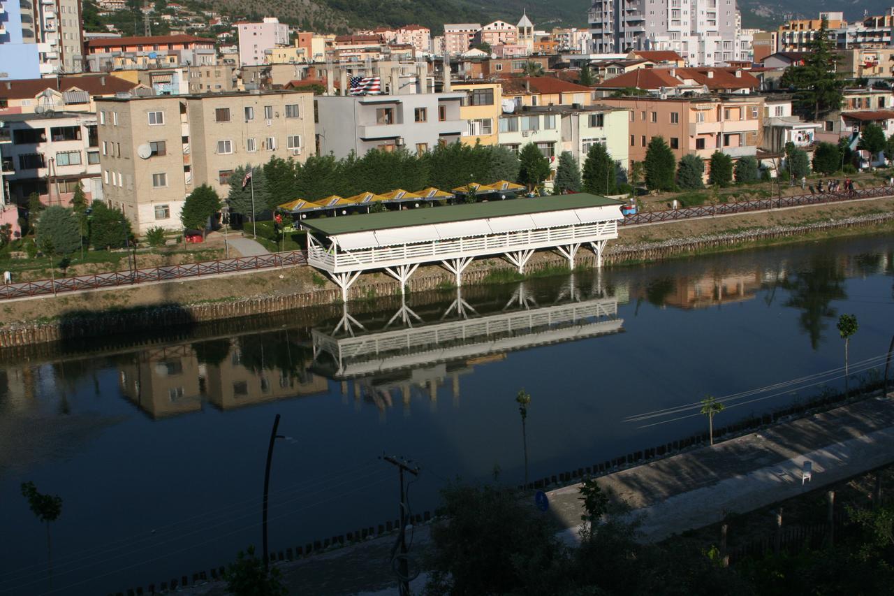 Hotel Siklad Lezhë Esterno foto