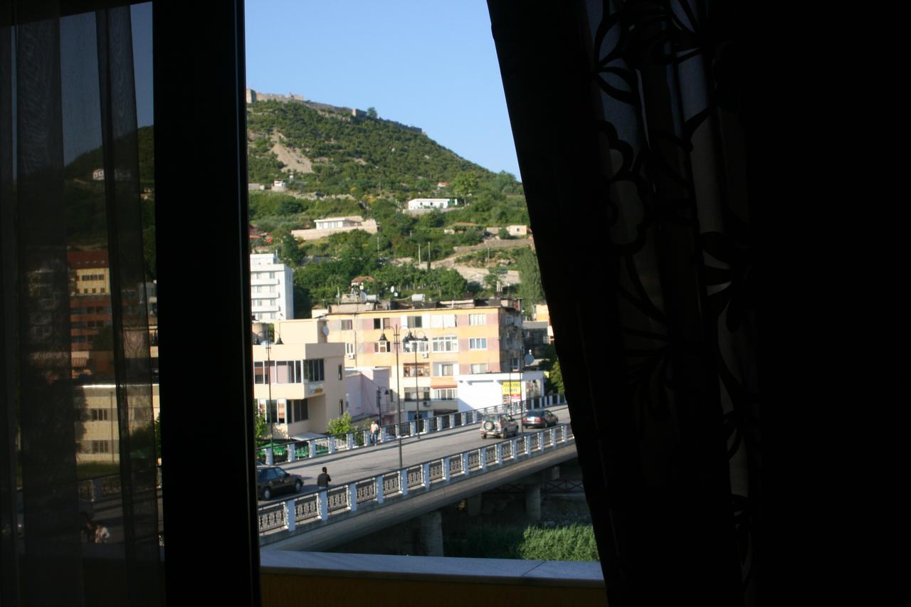 Hotel Siklad Lezhë Esterno foto