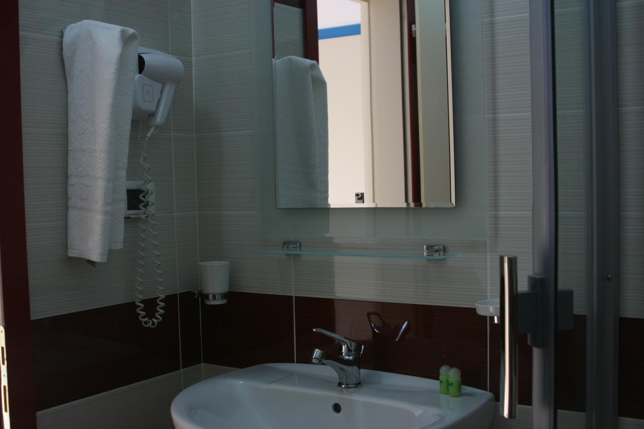 Hotel Siklad Lezhë Esterno foto