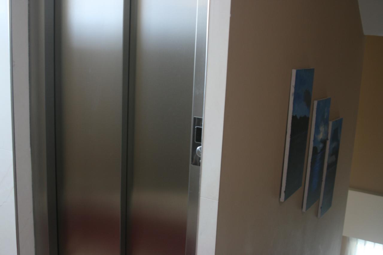 Hotel Siklad Lezhë Esterno foto