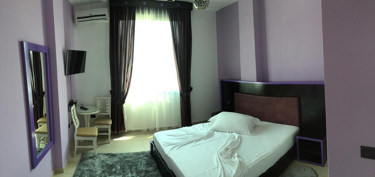 Hotel Siklad Lezhë Esterno foto